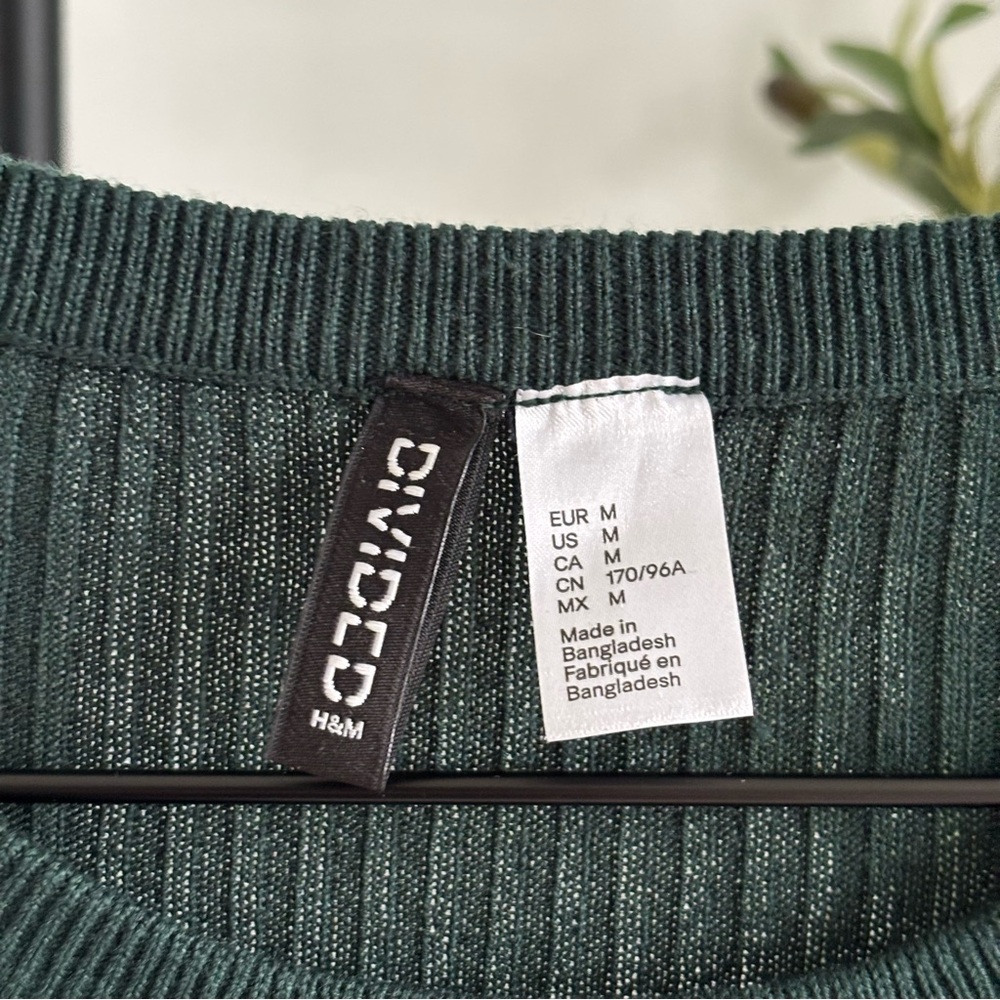 • [H&M] Ribbed Long Sleeve • - Picture 4 of 8